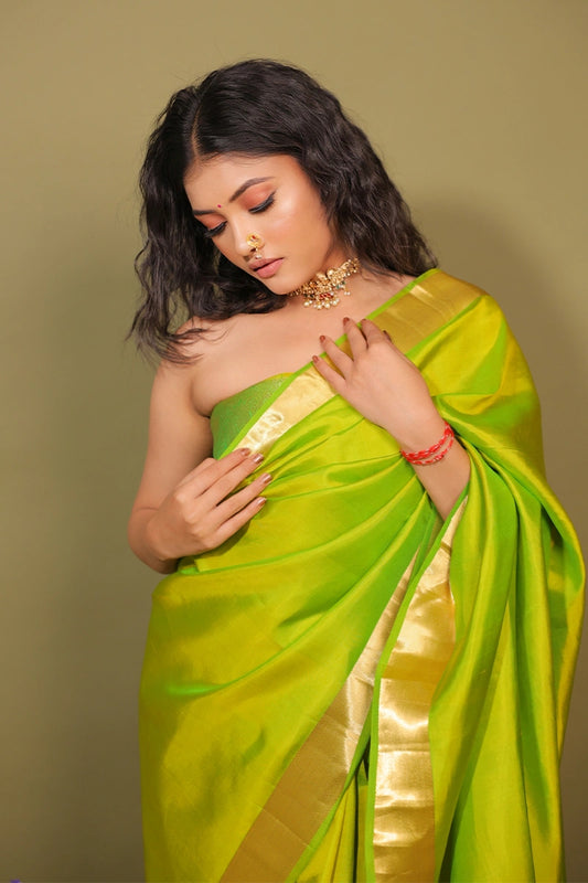 Ocean Notion - Pure Silk Kanjivaram Parrot Green Handloom Saree (Narrow Border)